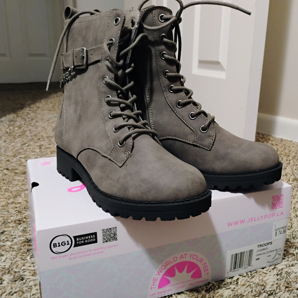 BNWT Jellypop TROOPS Women's Gray Ankle Boots
